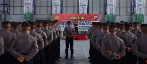 Kapolres Bojonegoro Pimpin Upacara Penerimaan Siswa Latja SPN Mojokerto Polda Jatim